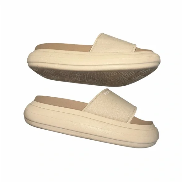 Reef Women's Cream Slide Sandals - Picture 8 of 10